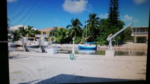 889 Ellen Dr, Key Largo, FL 33037-2769
