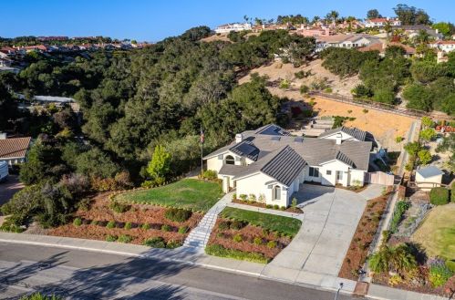 462 Mercedes Ln, Pismo Beach CA  93420-2658 exterior