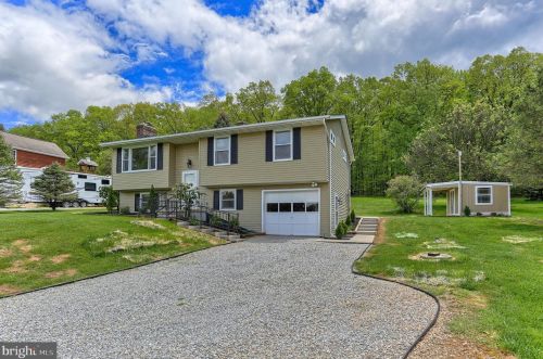 6126 Danner Dr, Spring Grove, PA 17362-9167