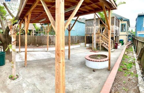 1703 Brg Ave, Oakland CA  94601-3672 exterior