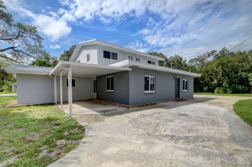 703 25th Pl, Boynton Beach FL  33435-7521 exterior