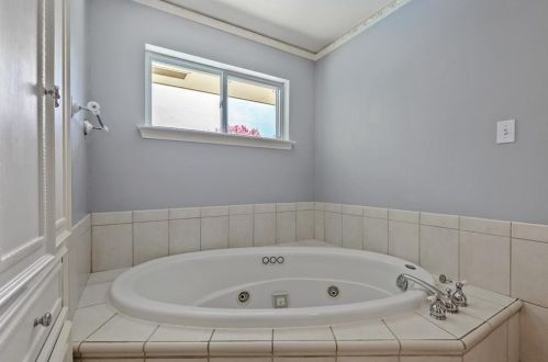 7507 Cliffbrook Dr, Dallas TX  75254-8012 exterior