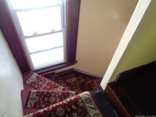 392 Summit St, Bridgeport CT  06606-4745 exterior