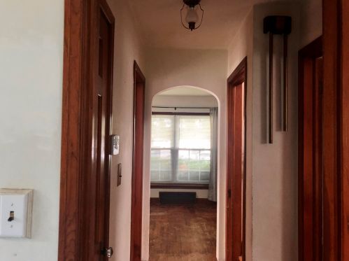 2033 89, Milwaukee WI 53227-4524 exterior