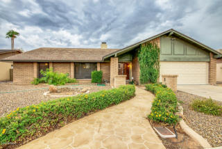 6215 Larkspur Dr, Glendale, AZ 85304-1706