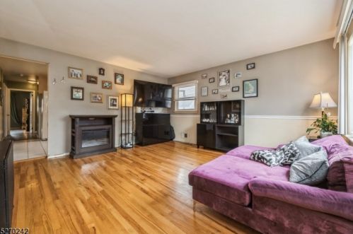 24 Main St, East Brunswick NJ  08816-4768 exterior