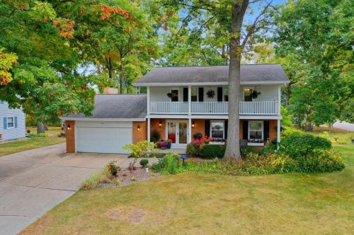 615 Edgewood Dr, Green Bay, WI 54302-4816