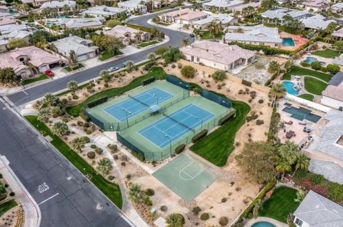 15 Napoleon Rd, Rancho Mirage CA  92270-2715 exterior