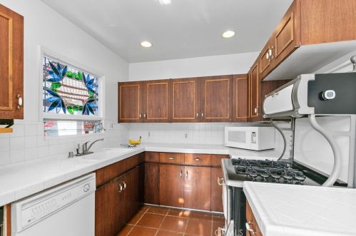 286 Glendora Ave, Long Beach CA 90803-3513 exterior