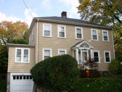 18 Ridgeway Ter, Newton, MA 02461-1331