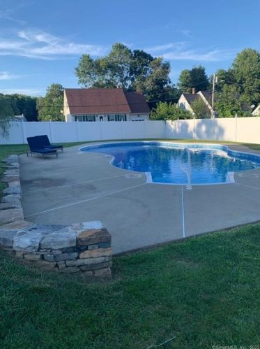 29 Ash St, Norwich CT  06351-1836 exterior