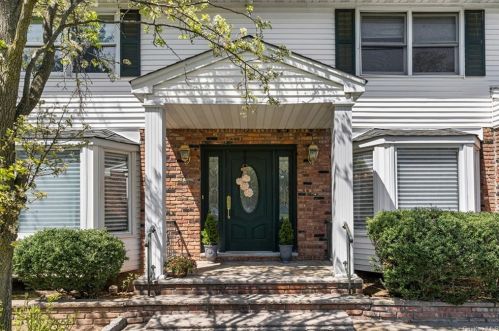16 Dutchess Dr, Orangeburg, NY 10962-2702