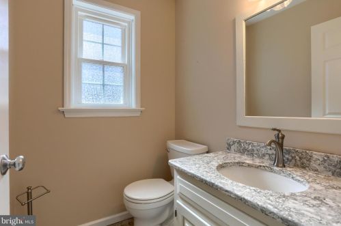 850 Zermatt Dr, Hummelstown PA  17036-9706 exterior