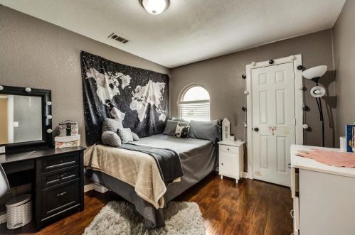 3404 Royal Crst Dr, Fort Worth TX 76140-2716 exterior