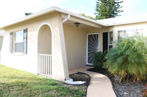 9035 Ledgestone Ln, Port Richey, FL 34668-4940