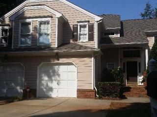 8611 Fox Chase Ln, Charlotte, NC 28269-0411