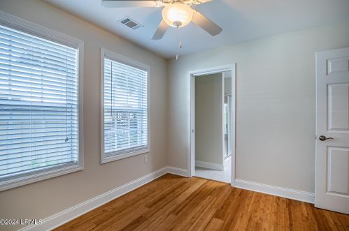 8 Wateree Ct, Beaufort SC  29902-3332 exterior