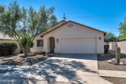 9538 Shiloh St, Tucson, AZ 85748-3222