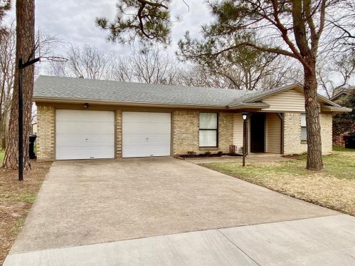 907 Kings Row, Denton, TX 76209-8710
