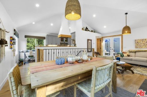 1316 Topanga Canyon Blvd, Topanga CA  90290-4271 exterior