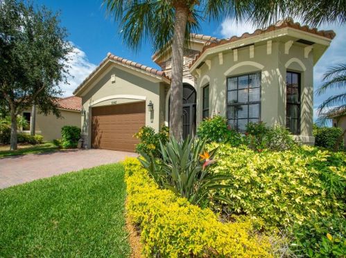 5542 49th Ave, Vero Beach, FL 32967-2463