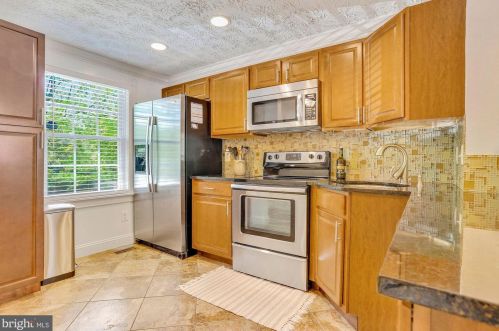 2863 Middleboro Dr, Falls Church VA  22042-4403 exterior