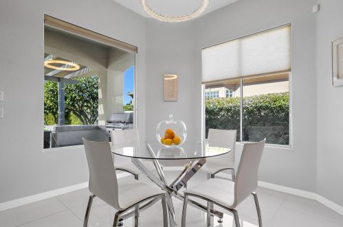 5 Curie Ct, Rancho Mirage CA  92270-2713 exterior