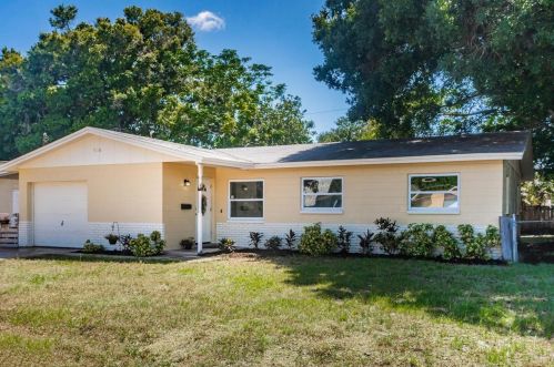 9110 52nd St, Pinellas Park, FL 33782-5216