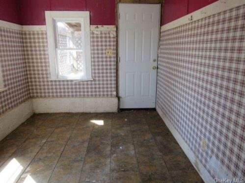 19 Bennett St, Middletown NY 10940-6412 exterior