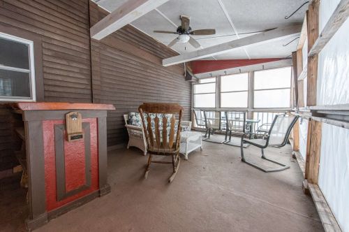 132 Old Mill Pond Rd, Henniker NH  03242-3152 exterior