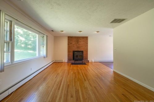 723 Totoket Rd, Northford CT  06472-1456 exterior