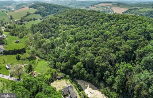 786 Arbor Dr, Red Lion PA  17356-8611 exterior