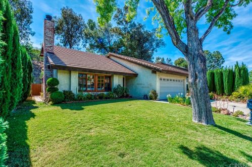 27037 Las Mananitas Dr, Santa Clarita, CA 91354-2205