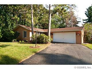 75 Stone Fence Rd, Rochester, NY 14626-3112