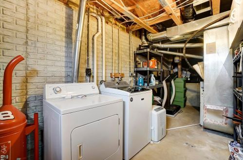 401 Lockmead Dr, Pataskala OH  43062-7333 exterior