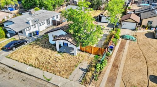 536 University Ave, Fresno CA  93705-5024 exterior