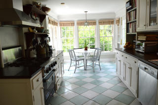 10 Wilde Pl, Montclair NJ  07042-2616 exterior