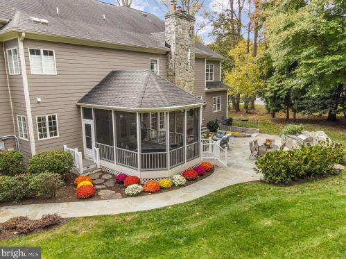 10508 Wynfield Woods Dr, Great Falls, VA 22066-1745
