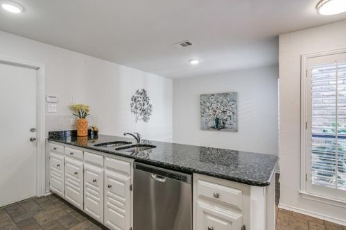 430 Country Side Ln, Richardson TX  75081-5530 exterior