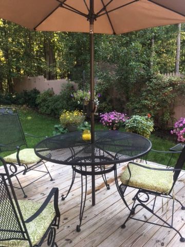 135 Arrow Wood Pl, Ballston Spa, NY 12020-4709