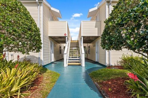 129 Camphor Cir, Oldsmar, FL 34677-4560