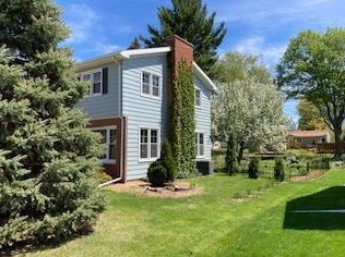 1025 Newbury St, Ripon WI  54971-1838 exterior