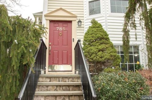 785 Sassafras Ct, Mahwah NJ  07430-3454 exterior