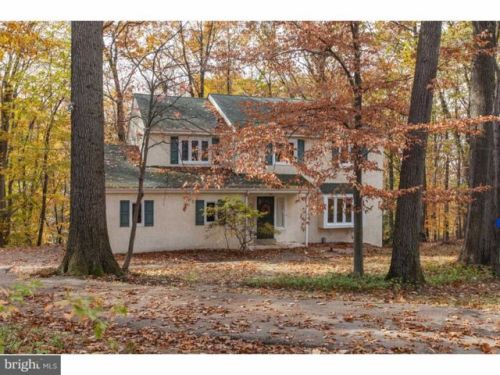 2 Stonehill Ln, Paoli, PA 19301-1228