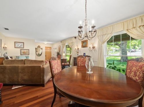 5807 Bullard Dr, Austin TX 78757-4400 exterior