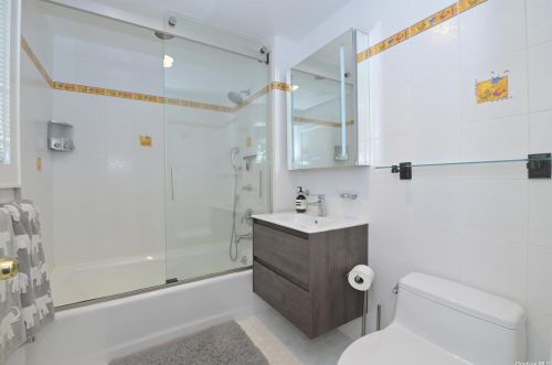 50 Burton Ave, Woodsburgh NY  11598-1750 exterior