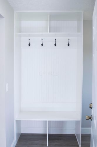 8644 Lilly Chapel Georgesville Rd, West Jefferson OH  43162-9769 exterior