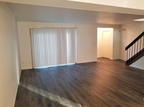 6987 Glenbrook Rd, Milwaukee, WI 53223-1111