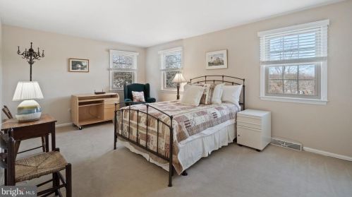 264 Aldrin Dr, Prospectville PA exterior