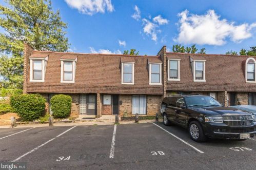 11803 Academy Rd, Philadelphia, PA 19154-2656